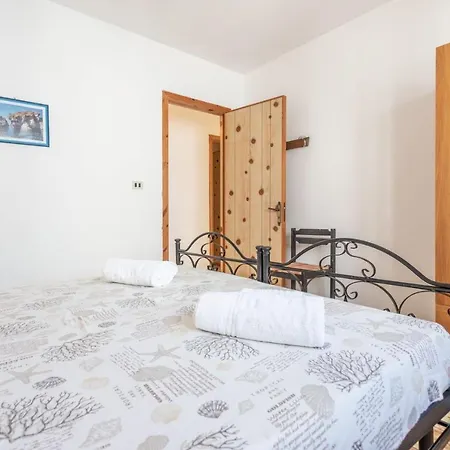 Apartment La Torre Fronte Mare Primo Piano Puglia On Line