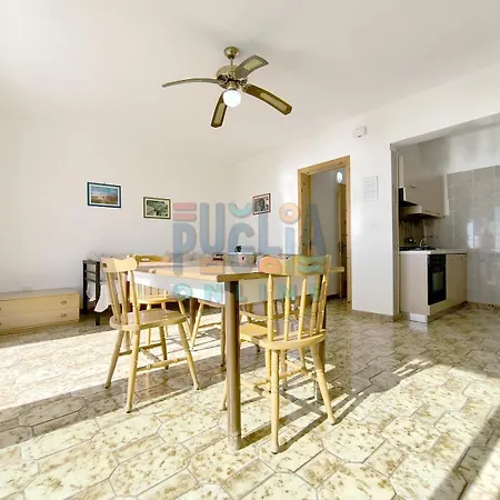 Apartment La Torre Fronte Mare Primo Piano Puglia On Line